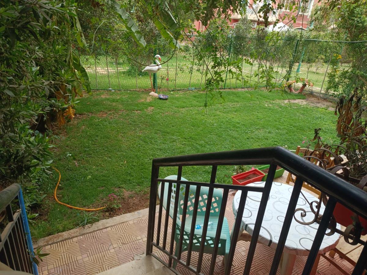 Comfy Place With A Private Garden In Giza Sheikh Zayed City